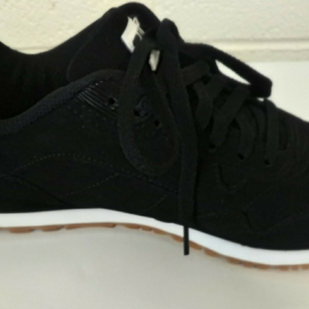 Fila - Picture 6 of 7